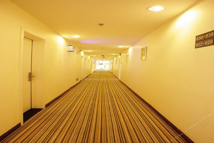 7 Days Inn Gangwan Square Далиен Екстериор снимка
